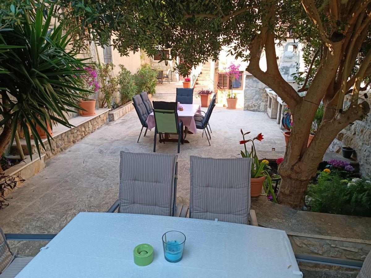 Diocletian Garden Centar Apartment สปลิท ภายนอก รูปภาพ